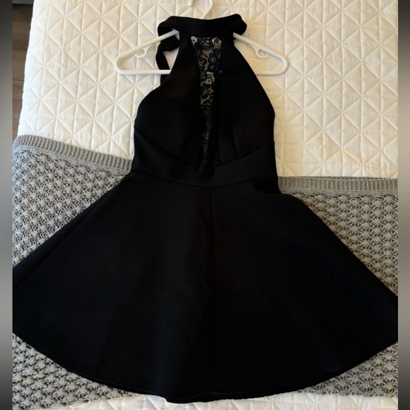 BLACK DRESS - Picture 1 of 3